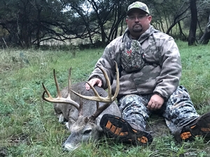 Todd Robinson took this nice 140 inch 10 point buck.