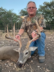 139 inch Buck taken by Larry Mullins.