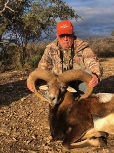 Big Iranian Red Sheep taken by Ken Keith. Gold SCI and Unofficial #16 with a Rifle!