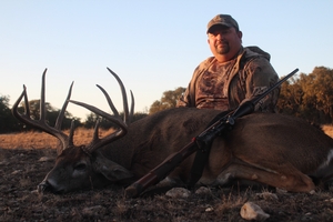 Perfect 160 inch 10 point buck taken by Todd Robinson.