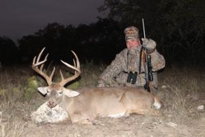 Gary Jackson of Mississippi with his 147 inch 11 Point Buck.