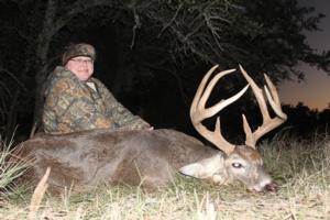 152 Inch Huge 8 point taken by Misti Lipe. Great Shot!