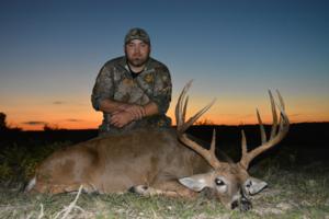 Robert Rodda of Alabama and his awesome 158 inch 10 point buck!